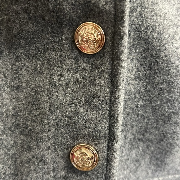 Fall/winter grey jacket. - Picture 6 of 7